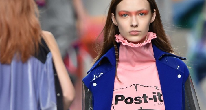 Divathét az irodában? A Post-it inspirálta Fyodor Golan 2017-es őszi/téli kollekcióját