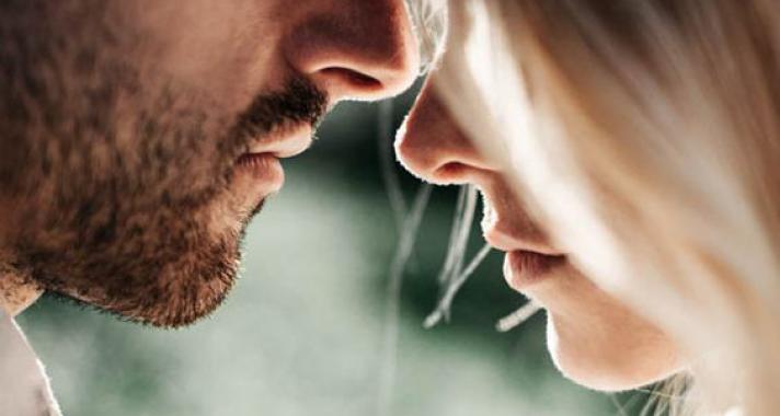 4 jel,hogy nem a megfelelő ember mellett vagy