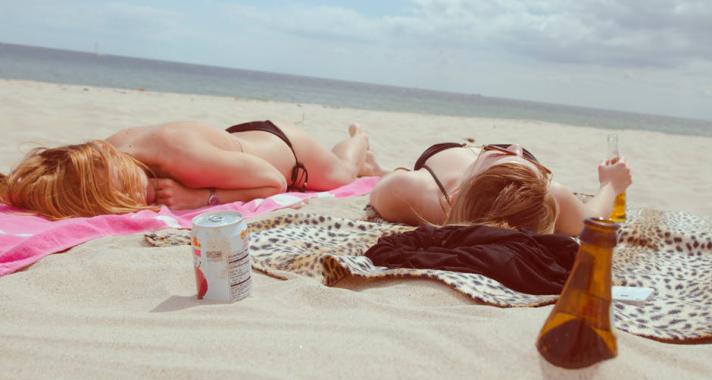 Minden, amire szükséged lehet a tökéletes barna bőrszín eléréséhez