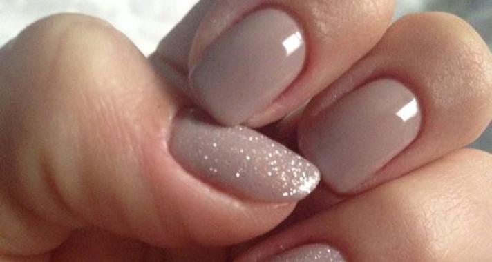 Top 10: így dobd fel stílusosan a nude színű körömlakkodat