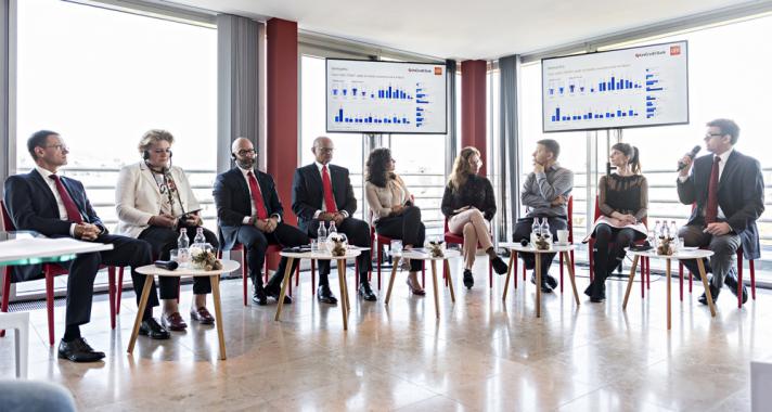 Korszakalkotók – új programot és közösségi oldalt indít az UniCredit