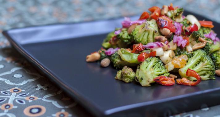 Recept rohanós hétköznapokra: ázsiai brokkolisaláta