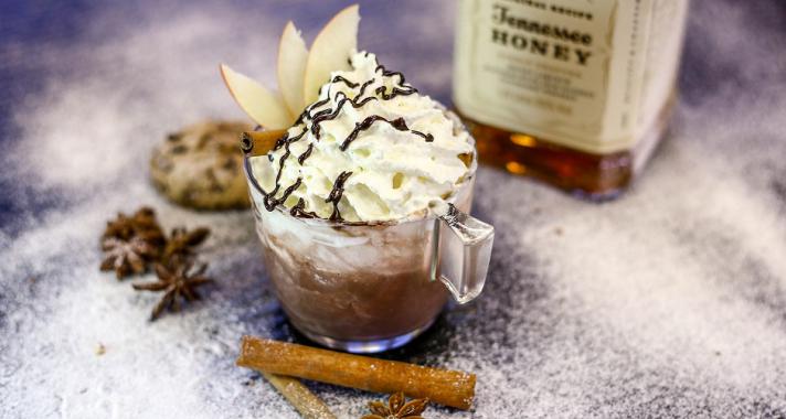 Lelket melengető koktélreceptek karácsonyra