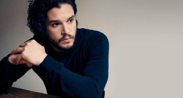 10 kép, ami bizonyítja, hogy nem véletlenül rajongunk Kit Harington-ért
