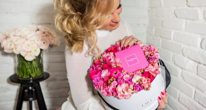 Valentino Valentina Limited Flower Box by Laura Virág