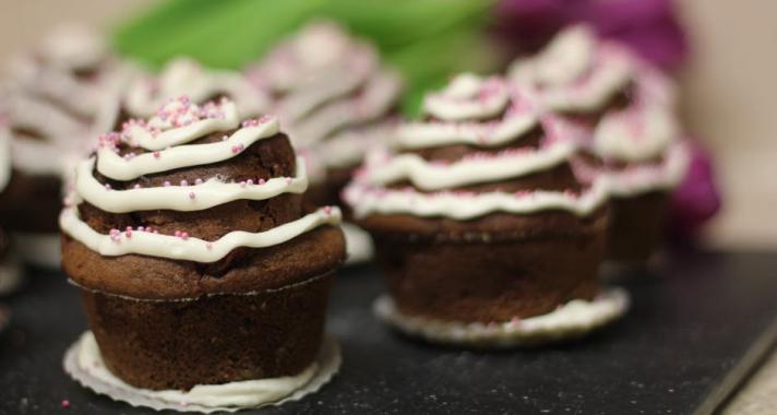 Szívmelengető desszert - szedres brownie-muffin recept