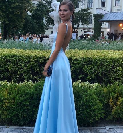 „Számomra a szépség egyet jelent a természetességgel.” Az idei Anna-bál győztesével, Tóth Kinga Zoéval beszélgettünk