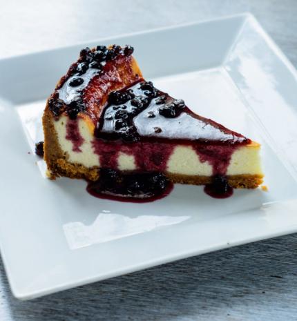 Mennyei fehércsokoládés sajttorta, áfonya öntettel