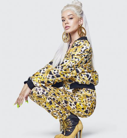 Jeremy Scott a barátságot és a sokszínűséget ünnepli