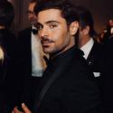 10 kép, ami bizonyítja, hogy Zac Efron tinisztárból igazi szexi pasi lett