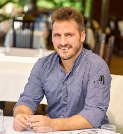 Különleges ételek egyedülálló helyszínen – Manna Lounge & Étterem