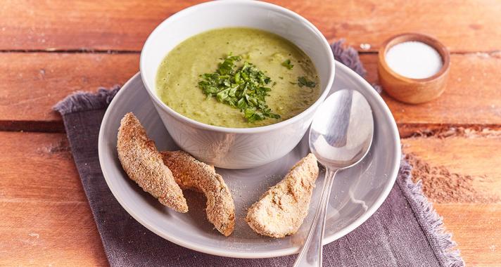 Zöldségkrémleves rántott avokádóval