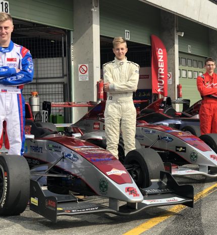 Régi pályán új felállásban