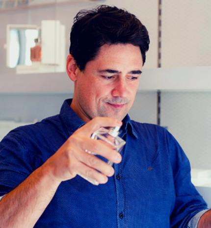 Világhírű parfümőr Budapesten, Daniel Pescio: Az illatok szerelmese