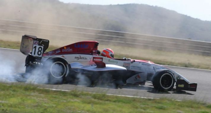 14 éves autóversenyző nyert a magyar Formula Renault bajnokságban