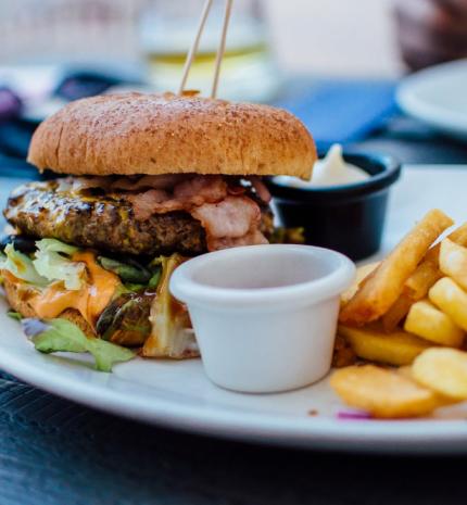 A rohanó világ: A gyorséttermi ételek káros hatásai