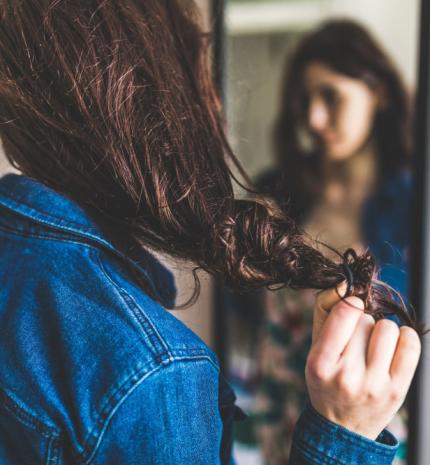 Hogyan kezeljük a gyorsan zsírosodó hajat?