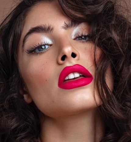 A tél kedvence: Szájhangsúlyos sminkek