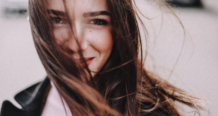 A nő legyen szép, de az már túl sok, ha intelligens is?