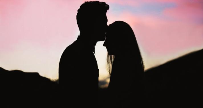 Olykor egy homlokcsók ezerszer többet jelent