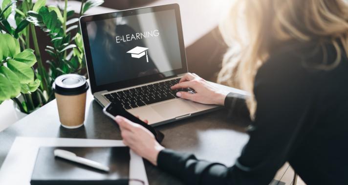 Hasznos tippek, hogy előnyünkre fordítsuk a bezártságot! – Mit tanuljunk online home office idején?