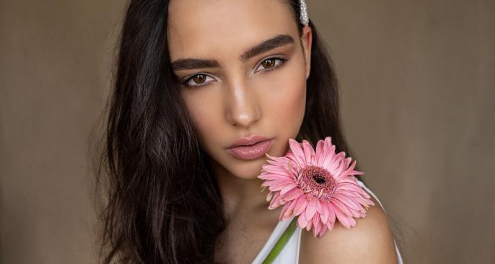 Leáldozóban a matt trendek