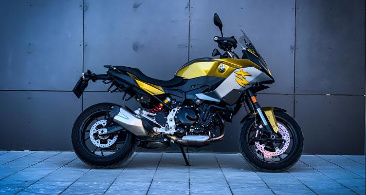 Hódít a crossover – BMW F900XR