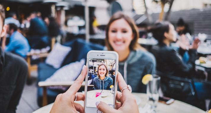 A social média kora – A látszat a lényeg?