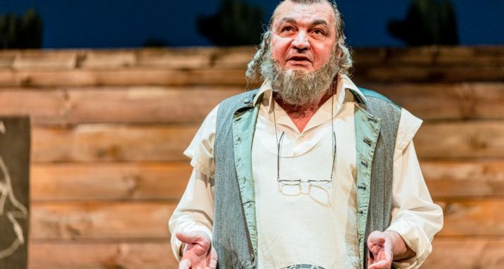 “Komikus szereplőt alakítani mindig hálás feladat” – Interjú Csankó Zoltánnal