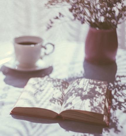 'A nők megérzik, ha egy férfi a szemükbe néz és másvalakit lát.' - A legszebb Nicholas Sparks idézetek