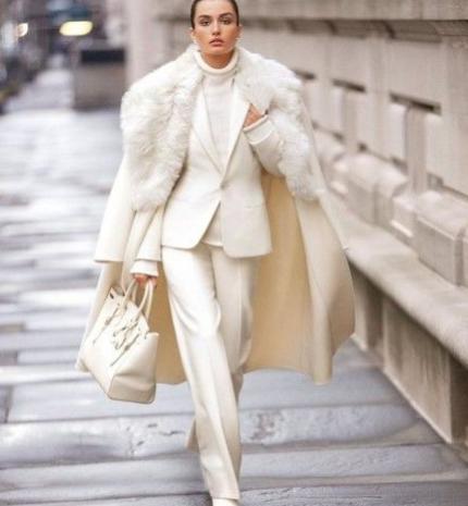 Stílusiskola: fehér szettek téli hónapokra