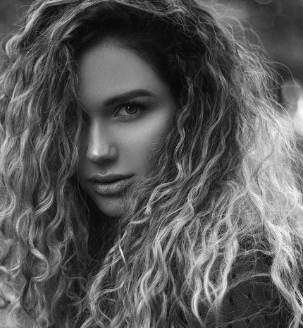 Hogyan szerezhetjük vissza a sérült haj természetes állapotát, ragyogását?