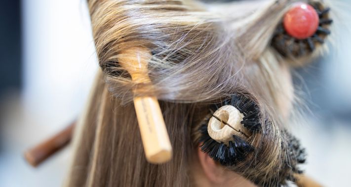 Hajformázási szokások, melyek nagyon károsítják a hajat