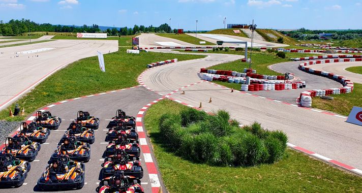 Megkezdődött a gokart szezon a drivingcamp pályáján
