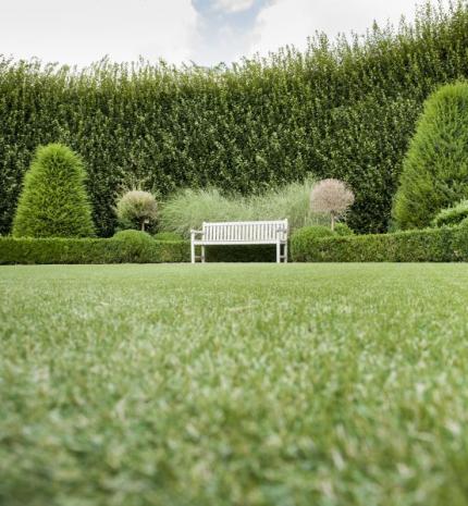 4 nyomós érv a műfű mellett - Hogy ne érdekeljen a szomszéd kertje