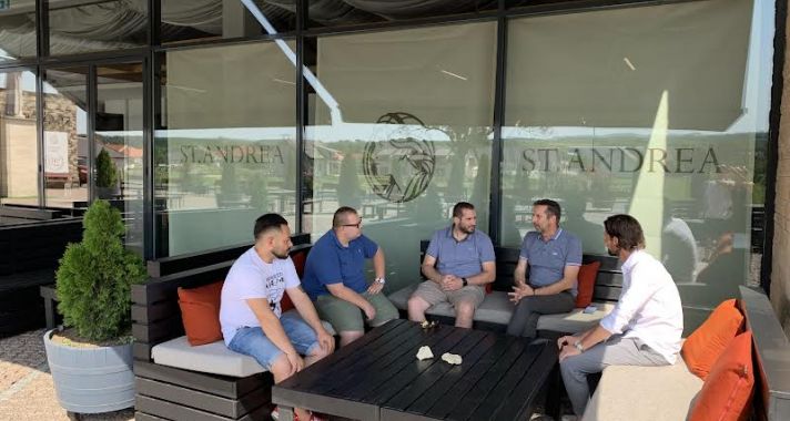 Jótékonysági vacsora Kiss Norbival a Sulyom Tájétteremben St Andrea borokkal