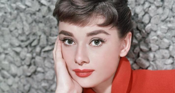 'Mihez érdemes legjobban ragaszkodni az életben? Egymáshoz.' - Audrey Hepburn idézetek