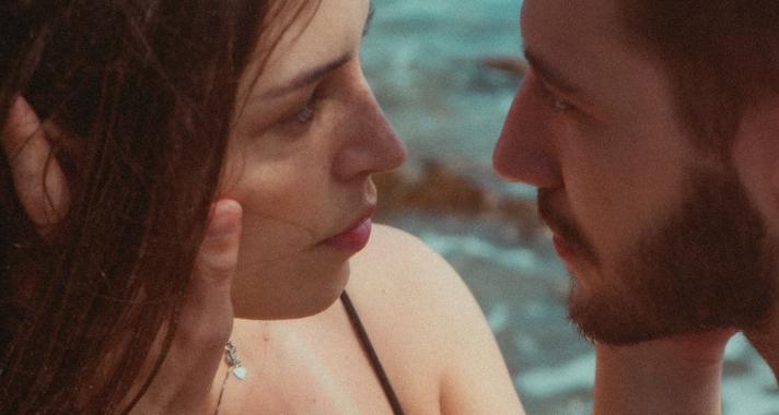 Hogyan lehet definiálni egy kontrollmániás embert?