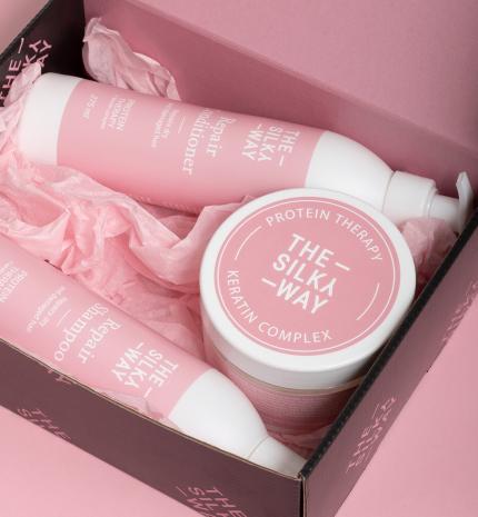 Tényleg annyira jó a TheSilkyWay Hajregeneráló szett? Leteszteltük, eláruljuk.