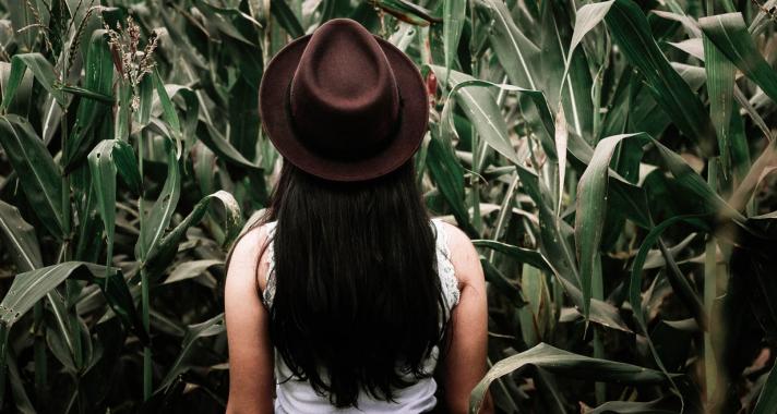 Miért áruljuk el idegeneknek a titkainkat?