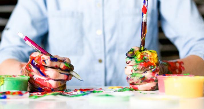 DIY Váza Üvegfestéssel: Home for Tulips