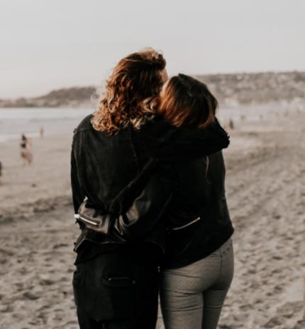 Hogyan kerekedik feléd egy kontrollmániás személy?