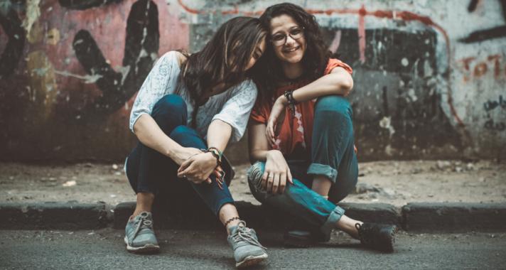 Mi a különbség a toxikus és az őszinte barátságok között?