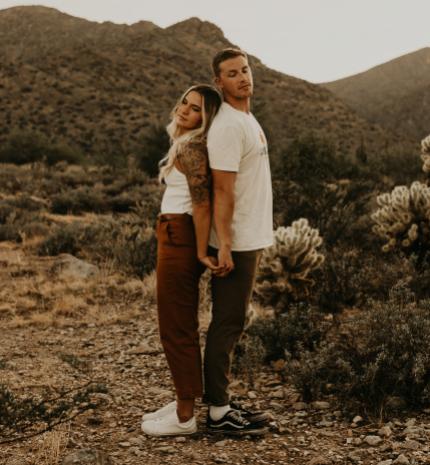 Vallani akarok neked