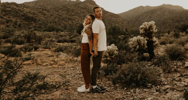 Vallani akarok neked