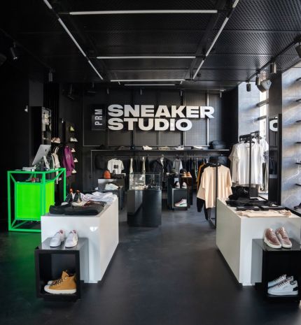 Az ANSWEAR hatalmasat lép a Sneakerstudio és a PRM márkák felvásárlásával