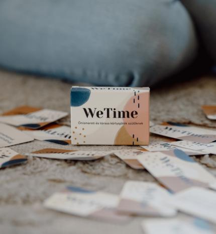 Beszélgetés Lucz-Krajcsovics Szandrával, a WeTime önismereti kártyajáték megálmodójával