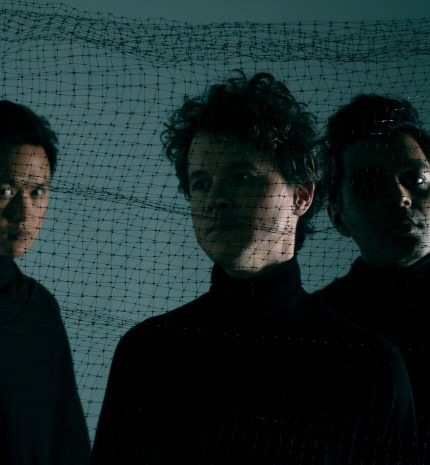 Vasárnap az Oscar-díjra jelölt Son Lux a Dürer Kertben lép fel