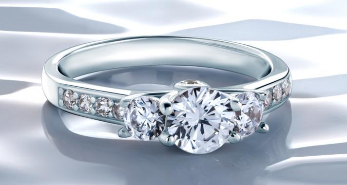 A jegygyűrűknek mindig aranynak kell lenniük? A SAVICKI bebizonyítja, hogy nem!