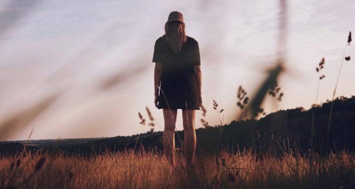 Megrekedve - mintha mindig csak a visszapillantó tükörbe néznél